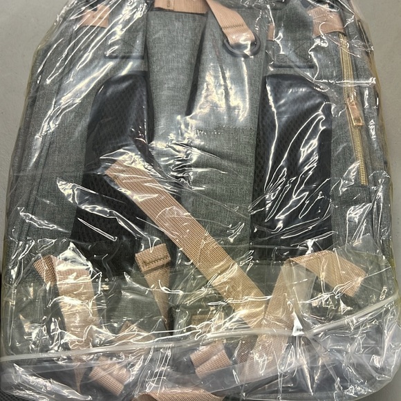 NWT Diaper Bag Backpack with Changing Station - Picture 4 of 4